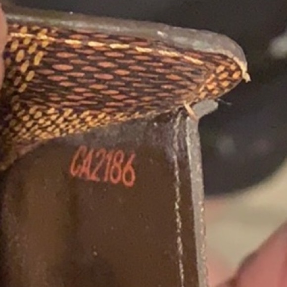 Louis Vuitton Sarah Wallet - Picture 8 of 8